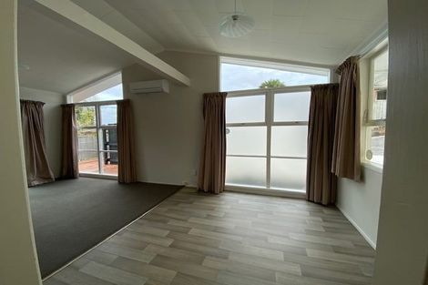 Photo of property in 30 Leaver Place, Weymouth, Auckland, 2103