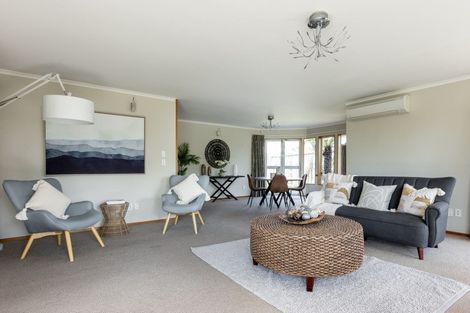 Photo of property in 11 Kensington Drive, Taradale, Napier, 4112