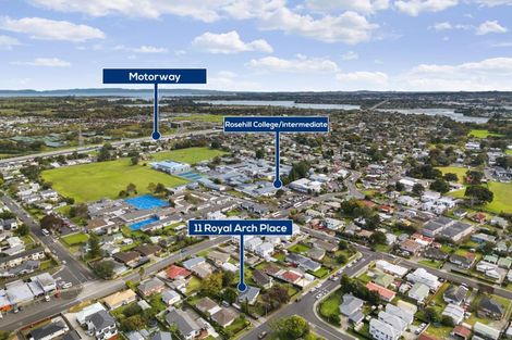 Photo of property in 11 Royal Arch Place, Rosehill, Papakura, 2113