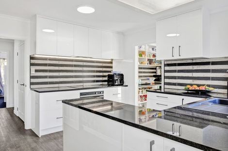 Photo of property in 221 Matai Road, Raumati Beach, Paraparaumu, 5032