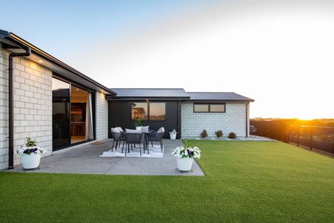 Photo of property in 12 Rose Berry Crescent, Flagstaff, Hamilton, 3210