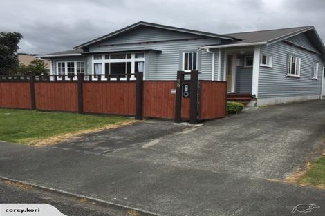 Photo of property in 39 Linwood Drive, Paraparaumu, 5032