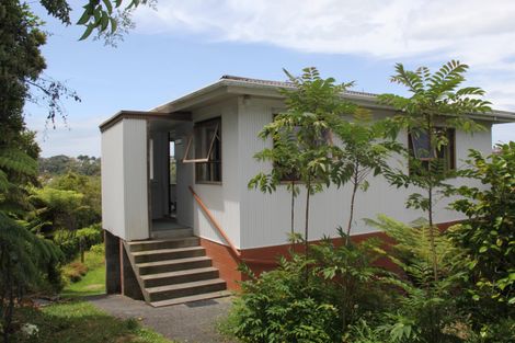 Photo of property in 6 Rimu Road, Stanmore Bay, Whangaparaoa, 0932