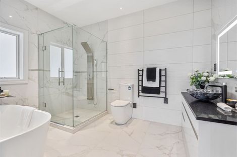 Photo of property in 26 Michael Bosher Way, Flat Bush, Auckland, 2019