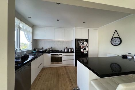 Photo of property in 1/44 Deuxberry Avenue, Northcote, Auckland, 0627