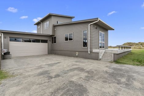 Photo of property in 8a Marine Parade South, Foxton Beach, Foxton, 4815