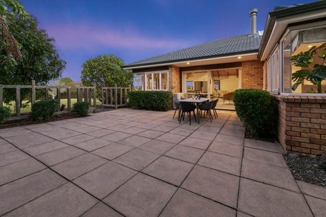 Photo of property in 18 Burgundy Park Avenue, Henderson, Auckland, 0612