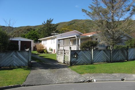 Photo of property in 9 Wicklow Grove, Wainuiomata, Lower Hutt, 5014