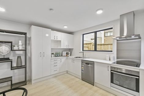 Photo of property in 14e Ropata Avenue, Point England, Auckland, 1072