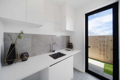 Photo of property in 13 Korowhiti Road, Clarks Beach, 2122