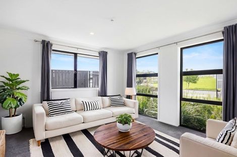 Photo of property in 19 Tahuna Minhinnick Drive, Glenbrook, Waiuku, 2681