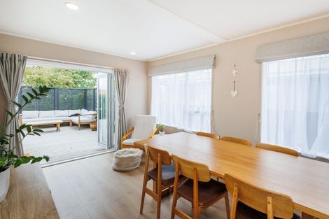 Photo of property in 6 Rennie Avenue, Milson, Palmerston North, 4414