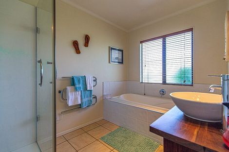 Photo of property in 65 Chestnut Lane, Pirongia, 3802