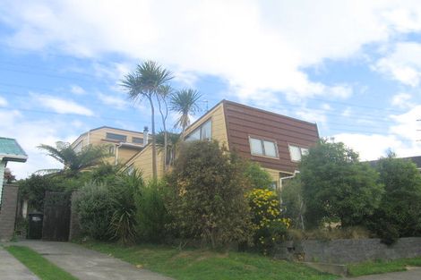 Photo of property in 14 Kekeno Grove, Tirohanga, Lower Hutt, 5010