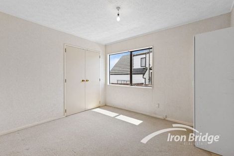 Photo of property in 75 Meadowvale Rise, Titirangi, Auckland, 0604