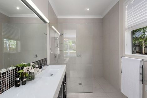 Photo of property in 59 Lonely Road, Fairview Heights, Auckland, 0632