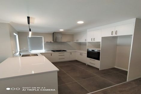 Photo of property in 32 Combat Street, Papakura, 2110