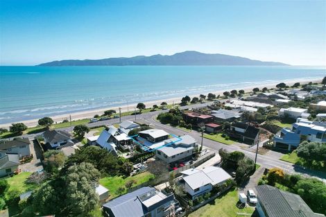 Photo of property in 2 Tahi Road, Paraparaumu Beach, Paraparaumu, 5032