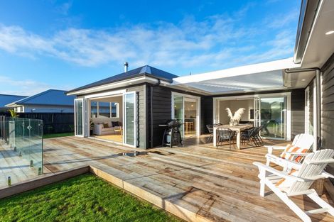 Photo of property in 8 Shearwater Lane, Point Wells, 0986