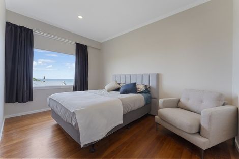 Photo of property in 2 Kapiti Terrace, Castlecliff, Whanganui, 4501