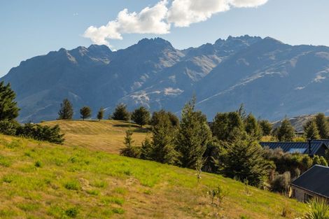 Photo of property in 19 Pendeen Crescent, Jacks Point, Queenstown, 9371