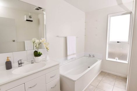 Photo of property in 22 Mckellar Place, Hornby, Christchurch, 8042