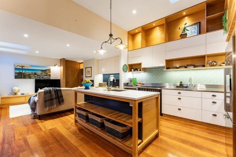 Photo of property in 11 Trelissick Crescent, Ngaio, Wellington, 6035