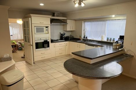 Photo of property in 1 Arrathorne Place, Northpark, Auckland, 2013