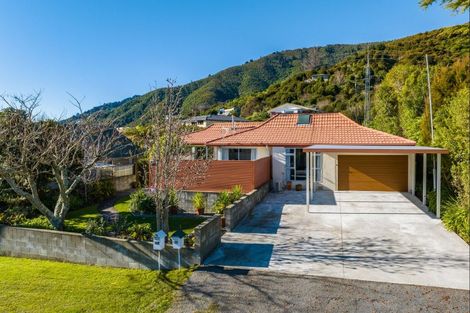 Photo of property in 23 Boons Valley Road, Waikawa, Picton, 7220