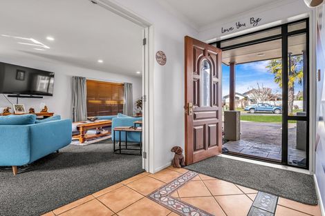 Photo of property in 6 Mccahon Drive, Pukehangi, Rotorua, 3015