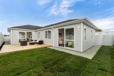 Photo of property in 30 Archibald Drive, Wainui, 0932