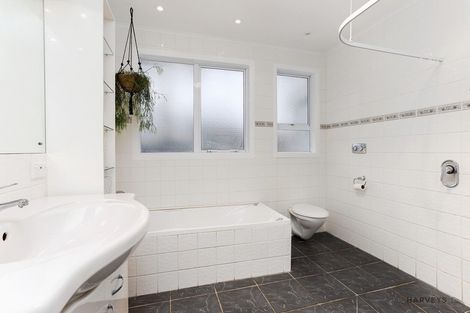 Photo of property in 109 Parker Road, Oratia, Auckland, 0604