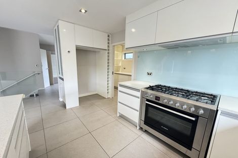 Photo of property in 2/6 Sandford Street, Campbells Bay, Auckland, 0630