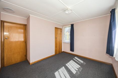 Photo of property in 1 Roach Street, Holmes Hill, Oamaru, 9401