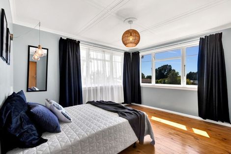 Photo of property in 1 Fairfax Terrace, Frankleigh Park, New Plymouth, 4310