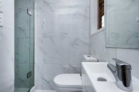 Photo of property in 5 Sunvista Avenue, Oteha, Auckland, 0632