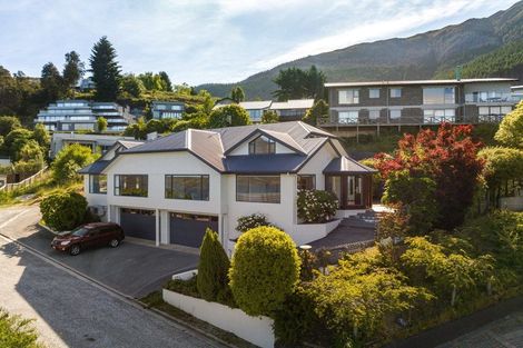 Photo of property in 19 Richards Park Lane, Fernhill, Queenstown, 9300