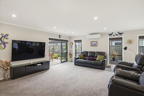 Photo of property in 12 Enereta Road, Otaki, 5512