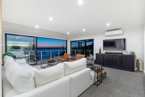 Photo of property in 5 Poaka Place, Beach Haven, Auckland, 0626