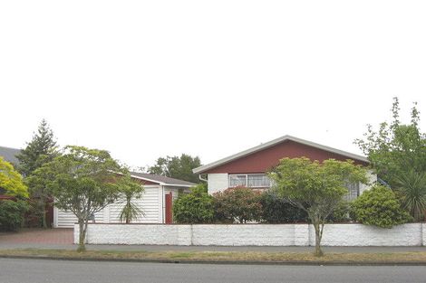 Photo of property in 98 Queenspark Drive, Parklands, Christchurch, 8083