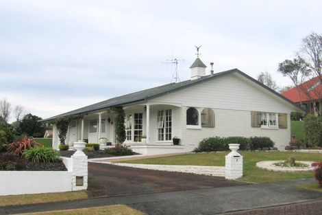 Photo of property in 1 Tiffiney Place, Chartwell, Hamilton, 3210