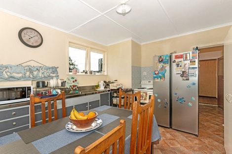 Photo of property in 35 Monkhouse Street, Tolaga Bay, 4077