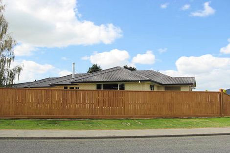 Photo of property in 29 Oakden Drive, Darfield, 7510