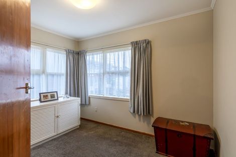 Photo of property in 26 Barron Drive, Green Bay, Auckland, 0604