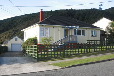 Photo of property in 50 Wilkie Crescent, Naenae, Lower Hutt, 5011