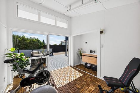 Photo of property in 6 Blacks Road, Greenhithe, Auckland, 0632