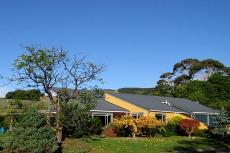 Photo of property in 13 Walnut Grove, Waikanae, 5036