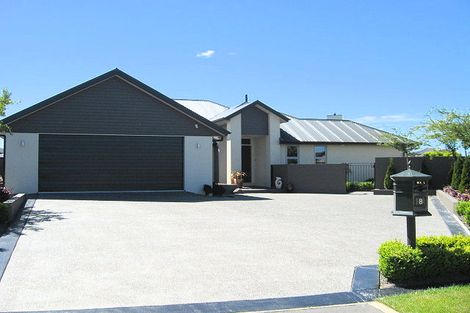 Photo of property in 8 June Gardens, Northwood, Christchurch, 8051
