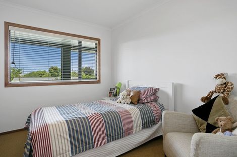 Photo of property in 27 Chesham Avenue, Waipahihi, Taupo, 3330