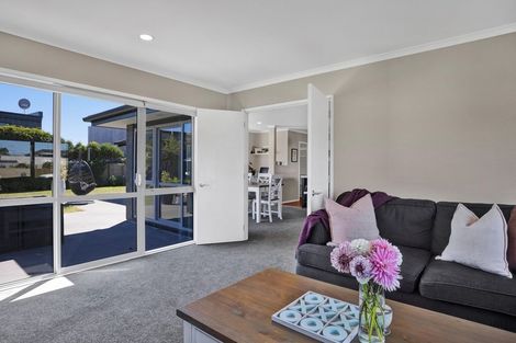 Photo of property in 13 Cooke Farm Grove, Waiwhakaiho, New Plymouth, 4312